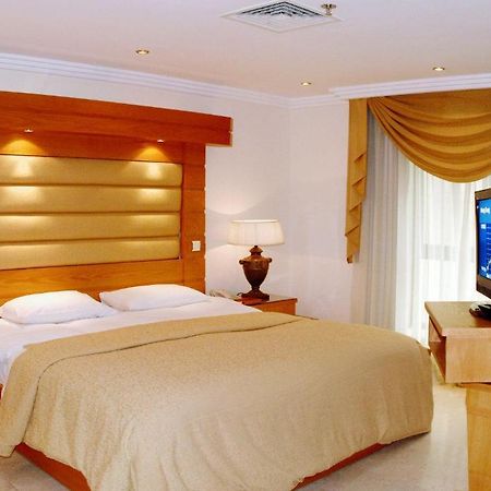 Mirage Suites Kuwait City Номер фото