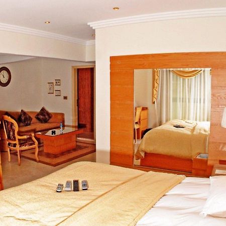 Mirage Suites Kuwait City Номер фото